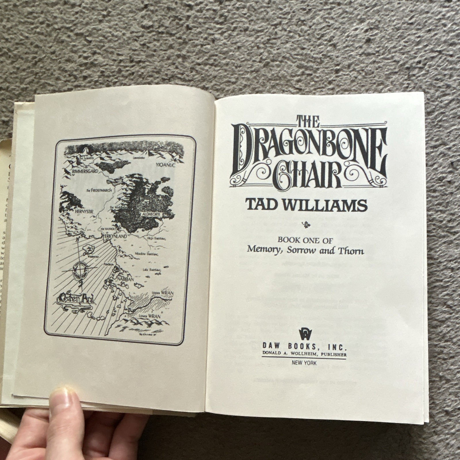 Tad Williams The Dragonbone Chair Paperback Fantasy Fiction Novel for Adults