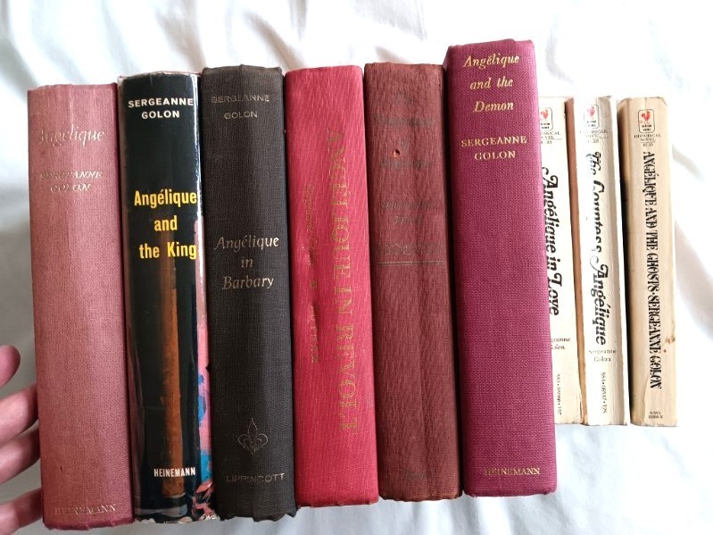 Sergeanne Golon–ANGELIQUE Complete Set of 9 Books Mixed Lot