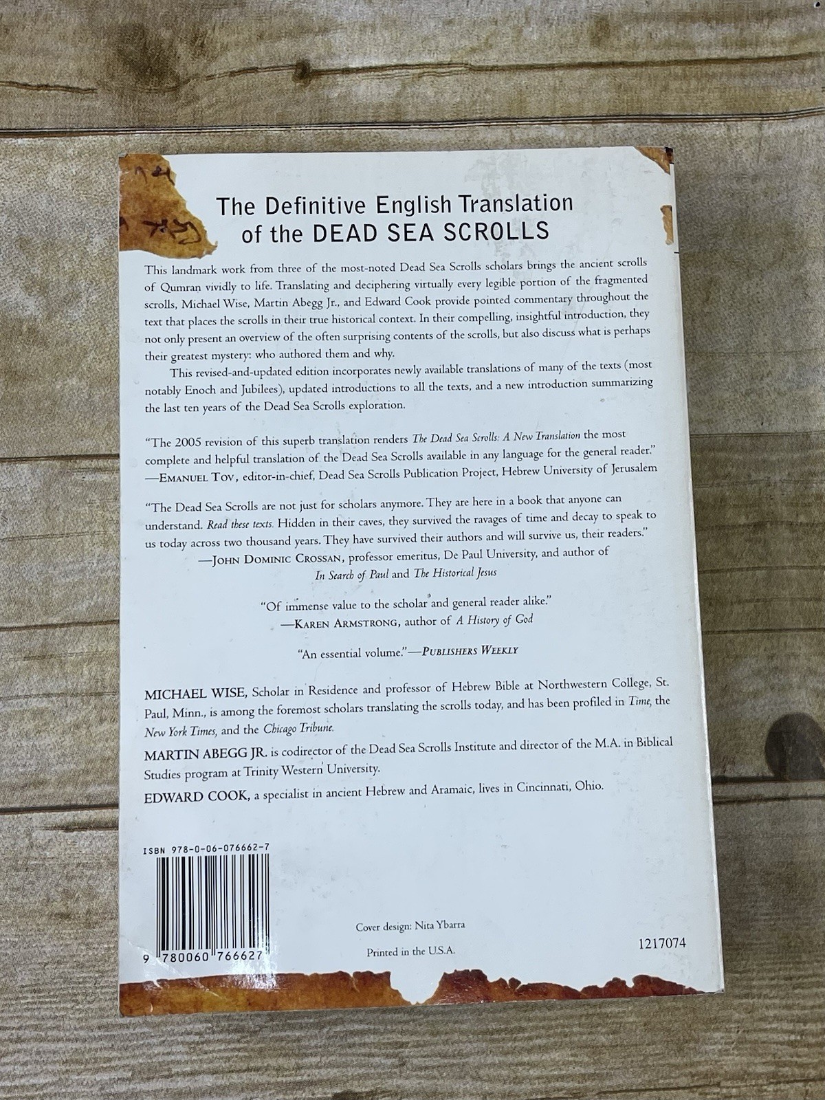 The Dead Sea Scrolls A New Translation by Michael Wise 2005 Revised Edition