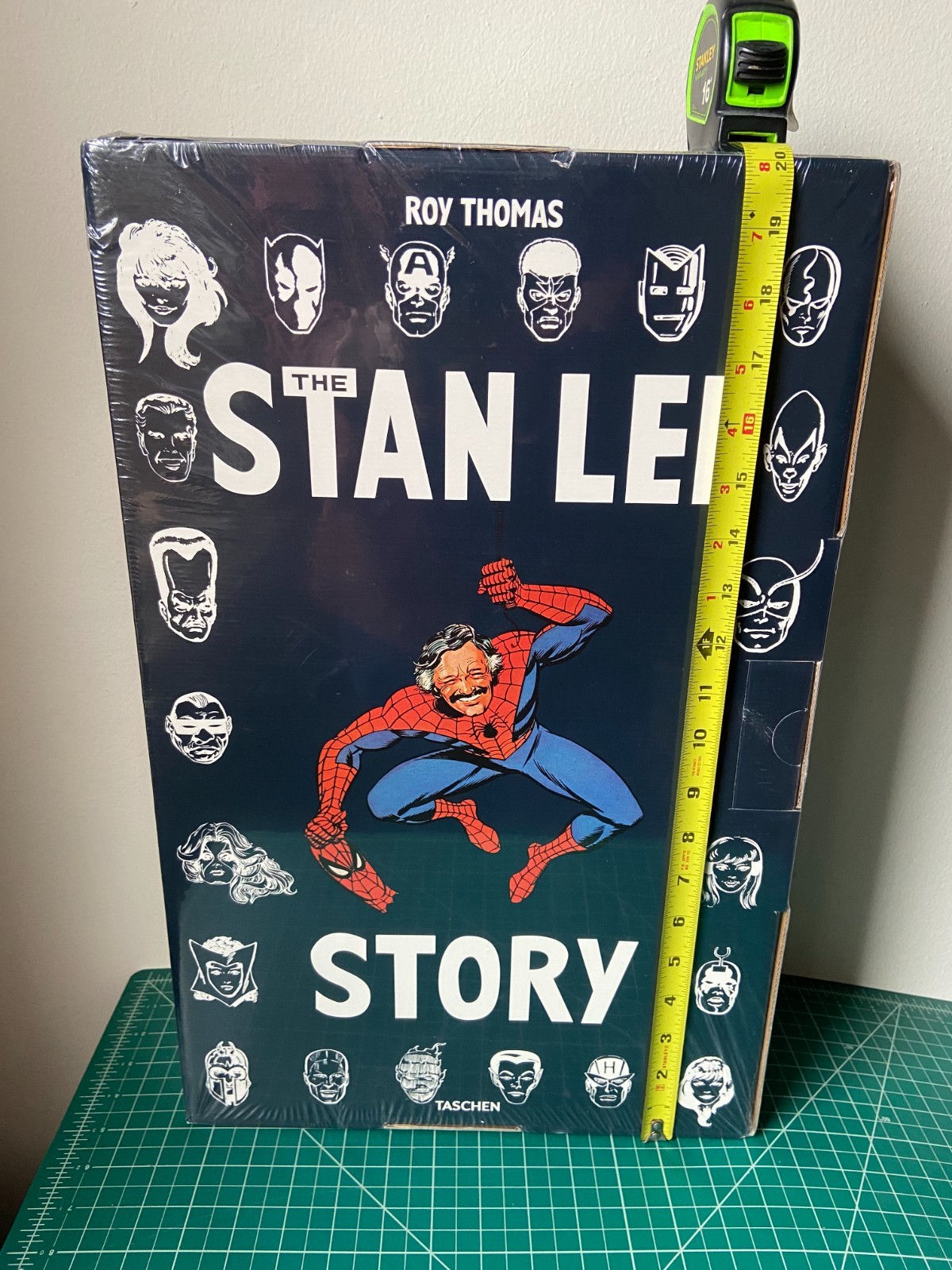 “The Stan Lee Story” Roy Thomas OVERSIZED Hardcover, 2019 English Ed, NEW