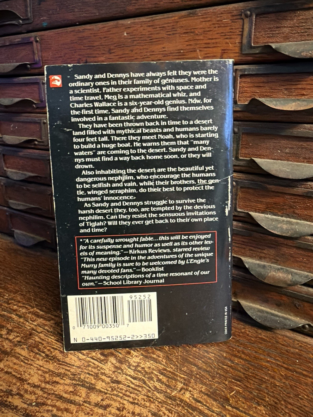 Lot 4: Wrinkle in Time Madeleine L’Engle 1976 Stranger Things Paperback Set Wind