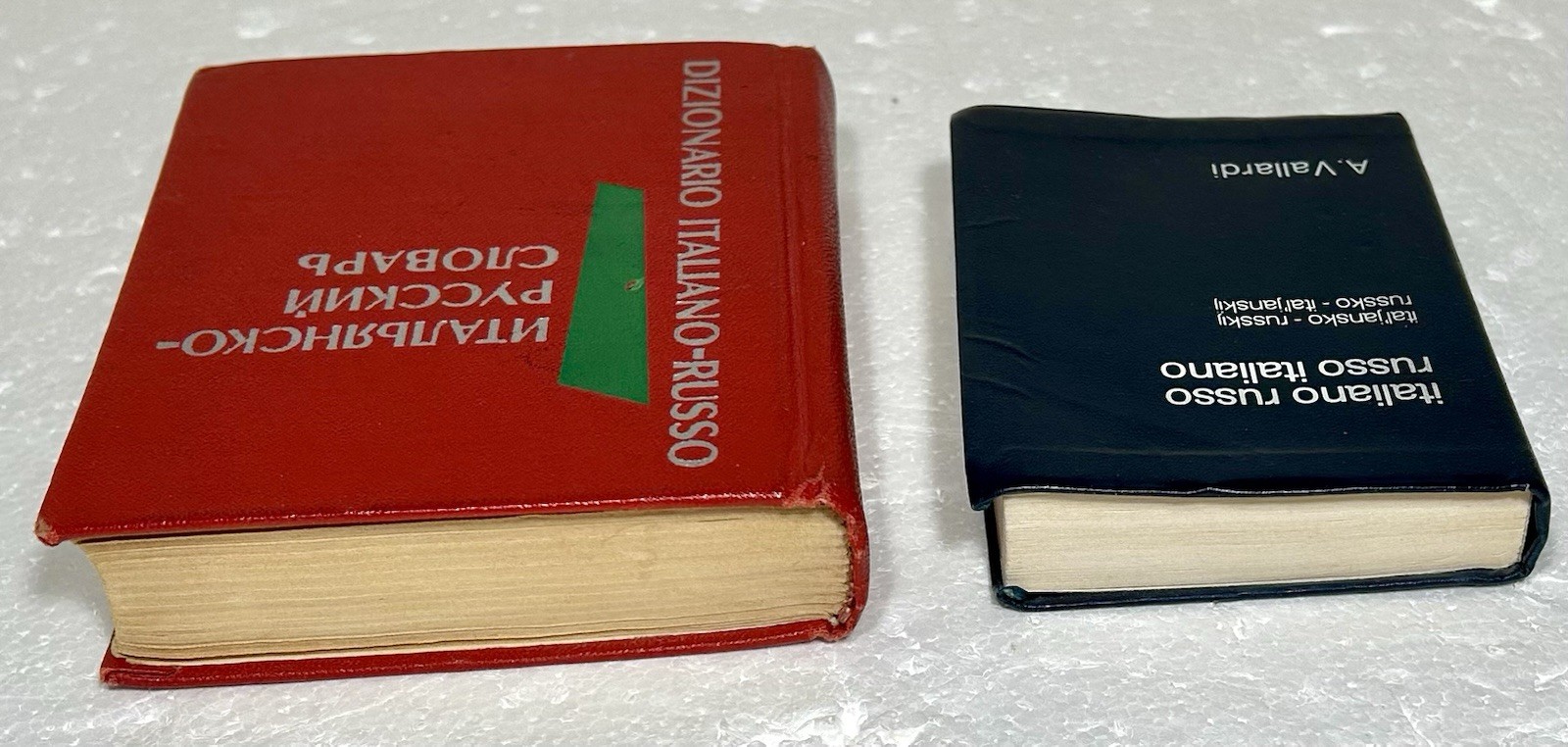 Lot 2 Итальянско-Pусский Cловарь и Italiano-Russo/ Russo-Italiano Cловарь Pocket