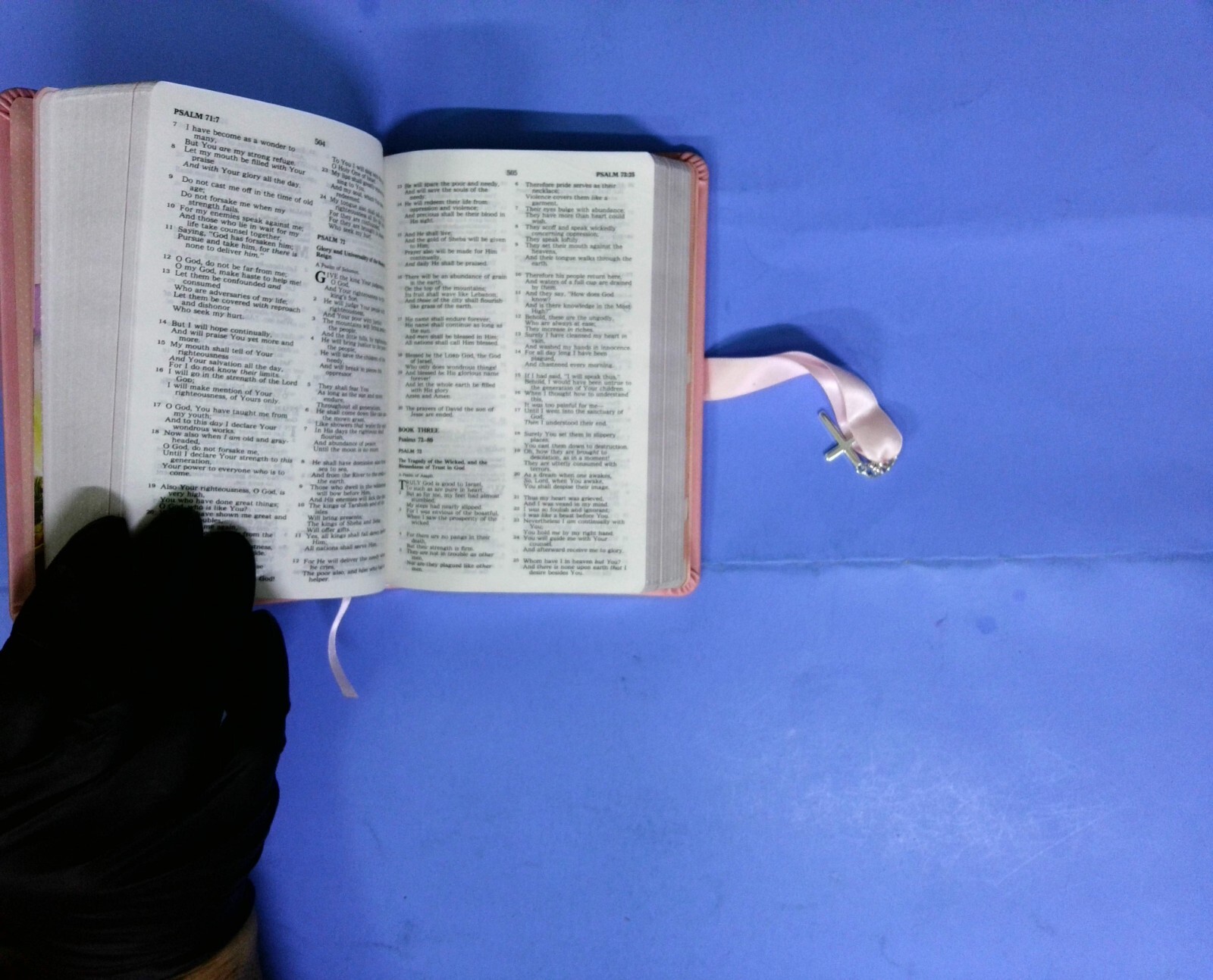 Simply Charming Bible: Pink Edition – Hardcover By Thomas Nelson – GOOD