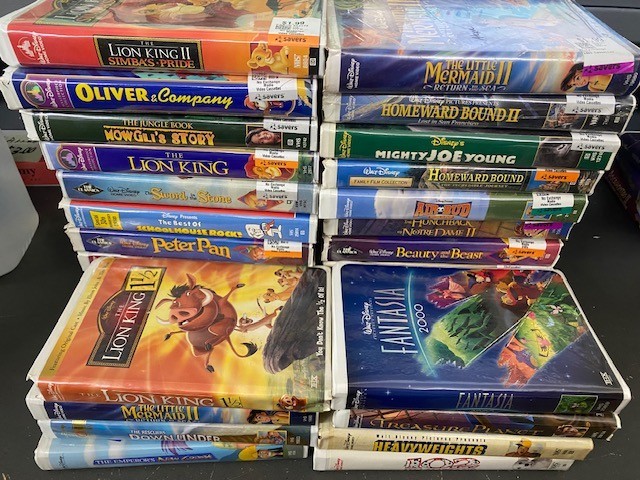 Lot of 30 Disney VHS’s (no duplicates) -GOOD
