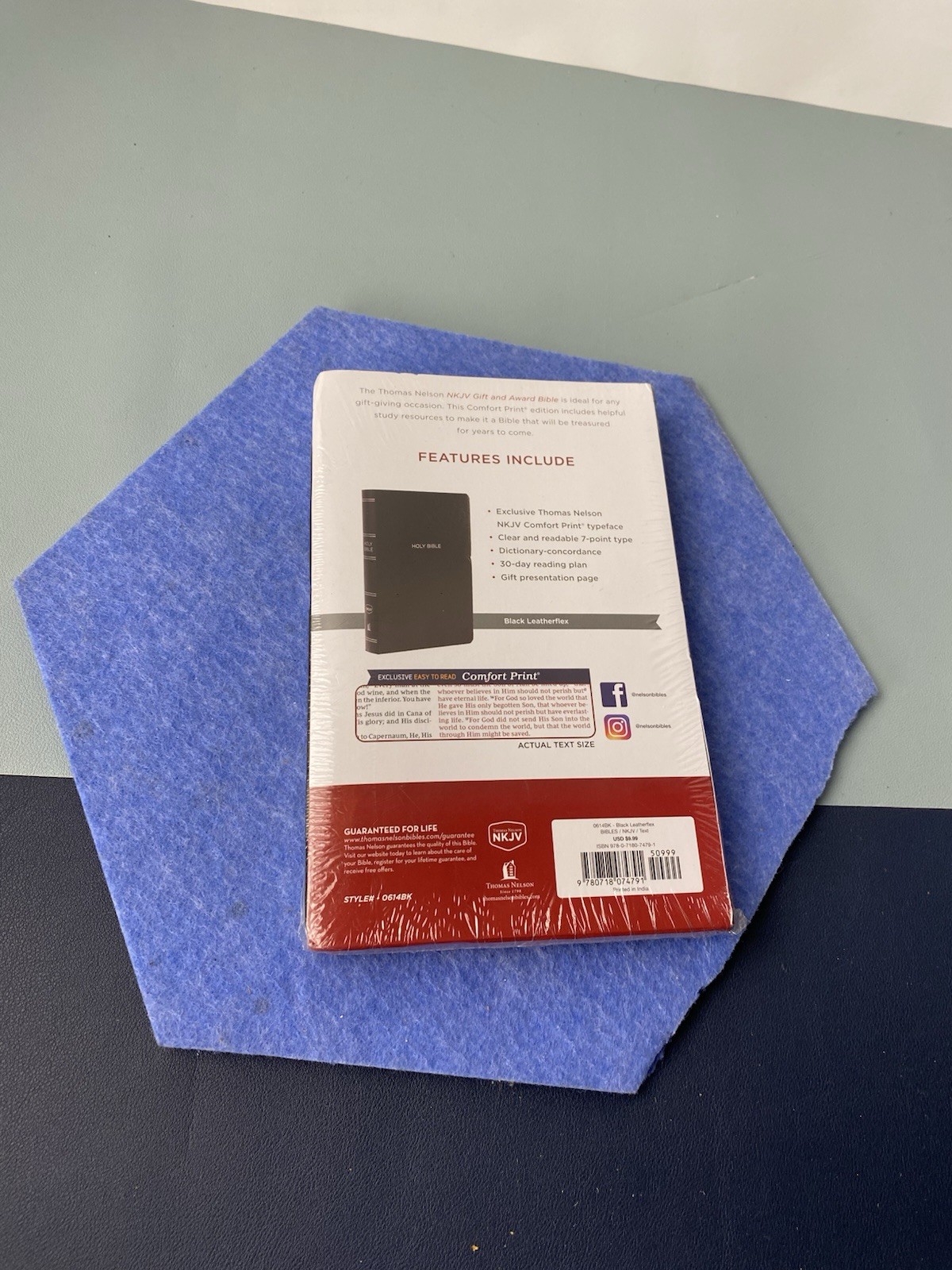 Thomas Nelson – New King James Bible – Red Letter Edition -New in Plastic (2018)