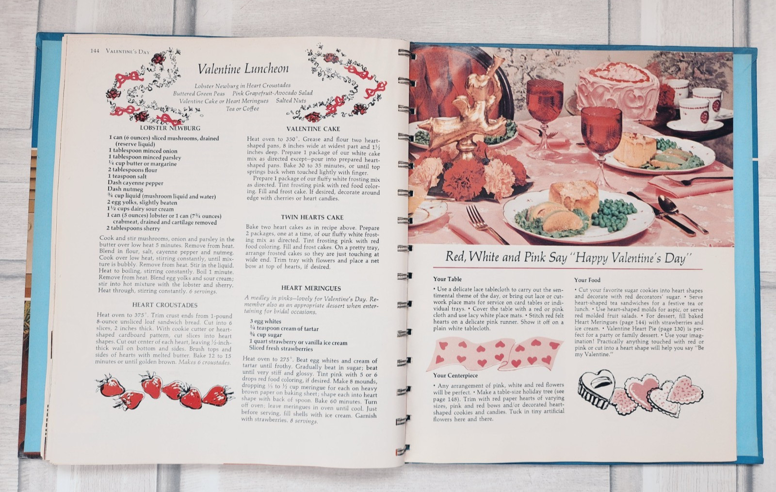 Betty Crocker Hostess cookbook 1970 illustrated & photos 168 pages variety menus