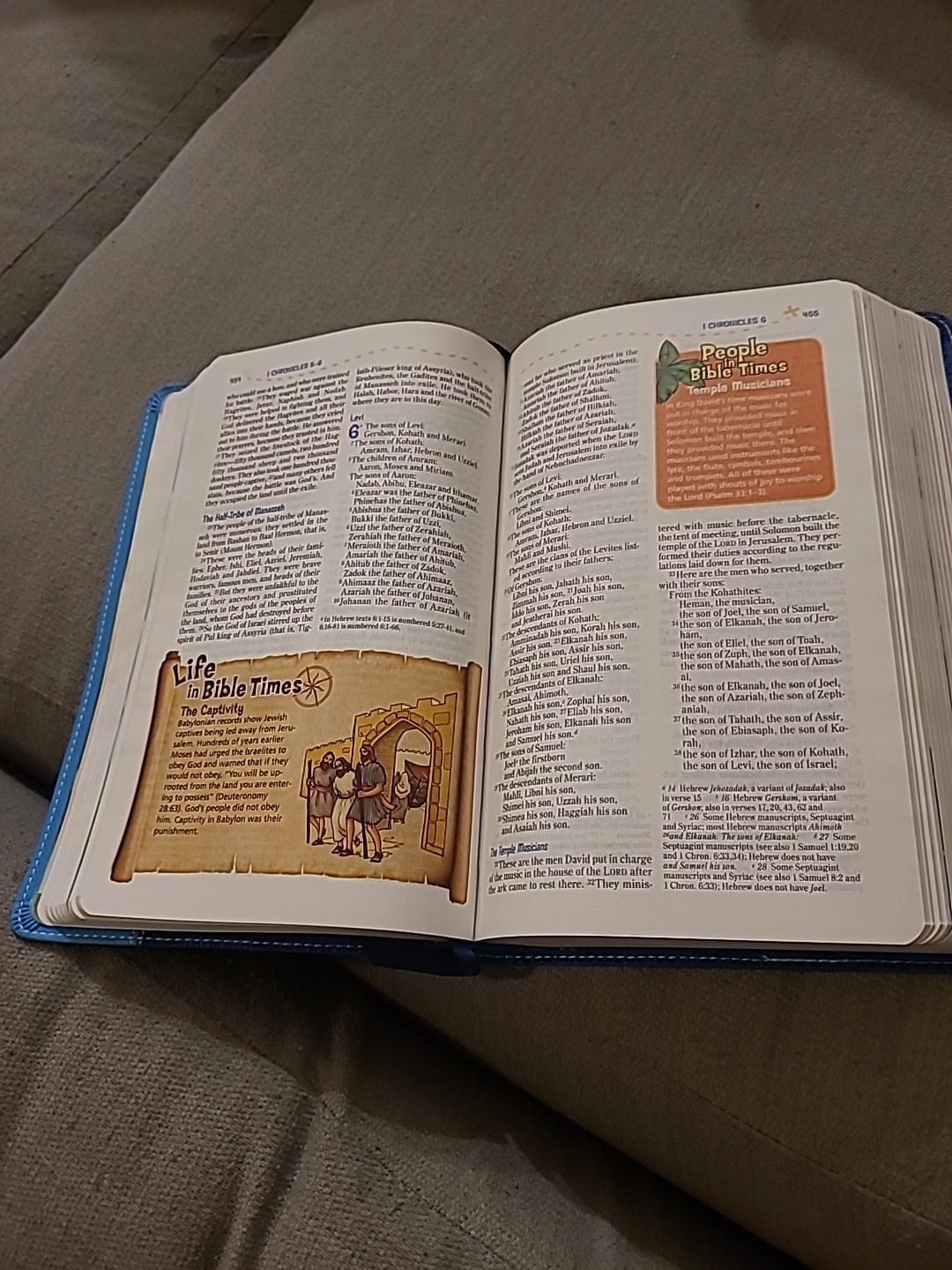 NIV, Adventure Bible, Leathersoft, Blue, Full Color by Zondervan Staff (2013,…