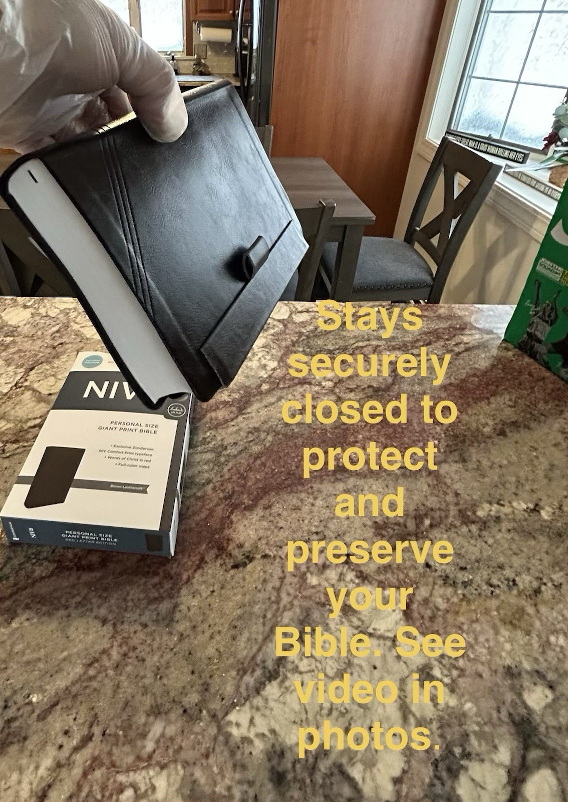 MAGNETIC CLOSURE NIV GIANT PRINT(12pt) Personal Size Bible Brown Leathersoft