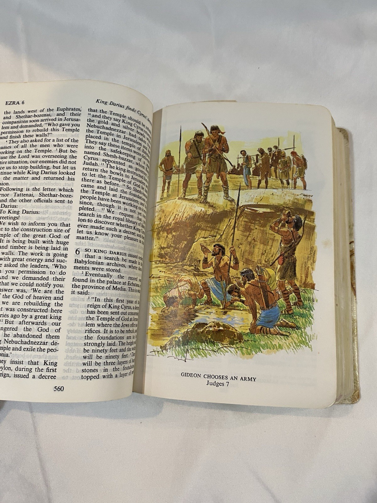 The Children’s Living Bible Illustrated Hardcover Vintage Tyndale