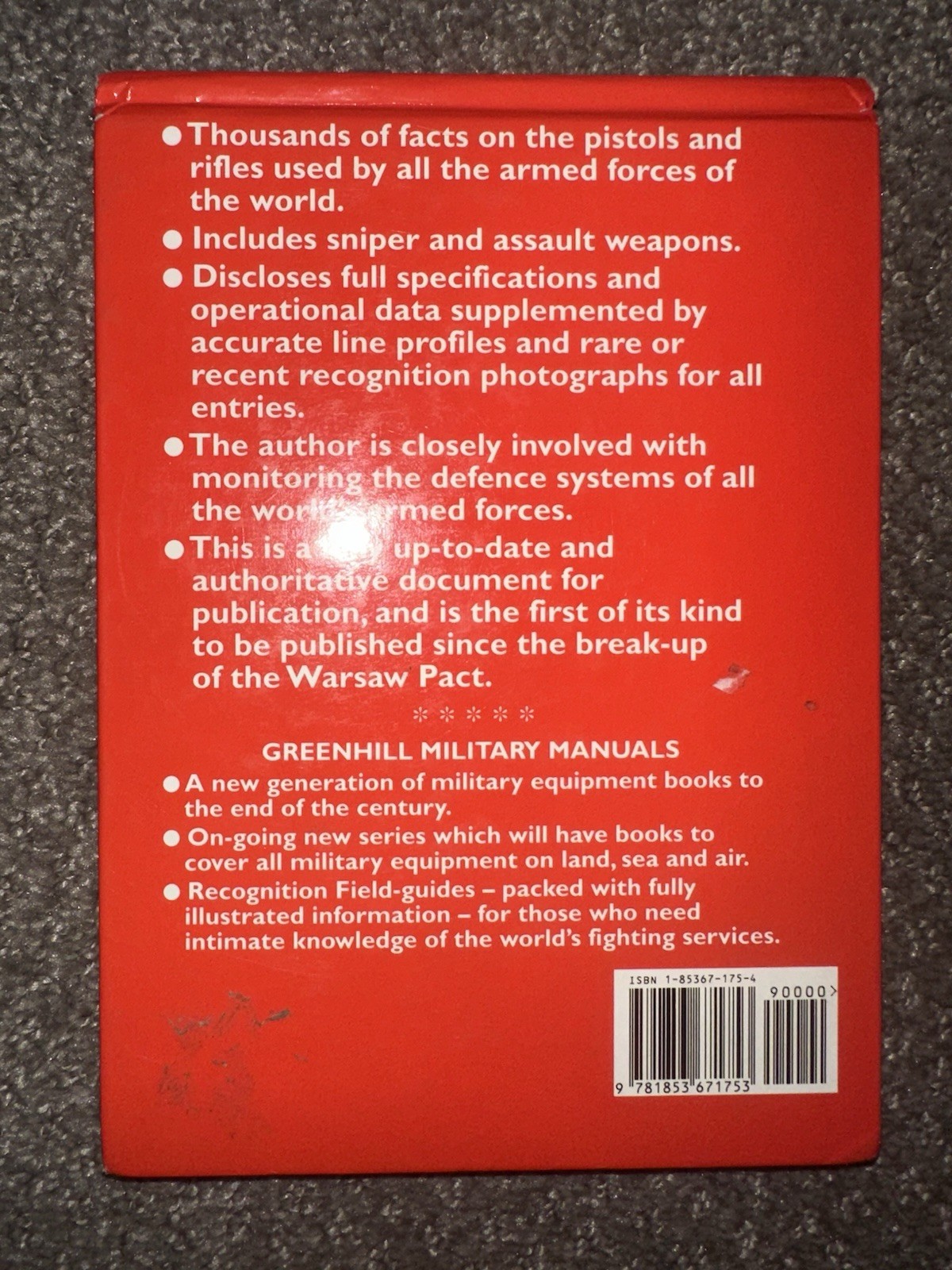 Greenhill Military Manuals – Small Arms: Pistols And Rifles – Ian V. Hogg, HB
