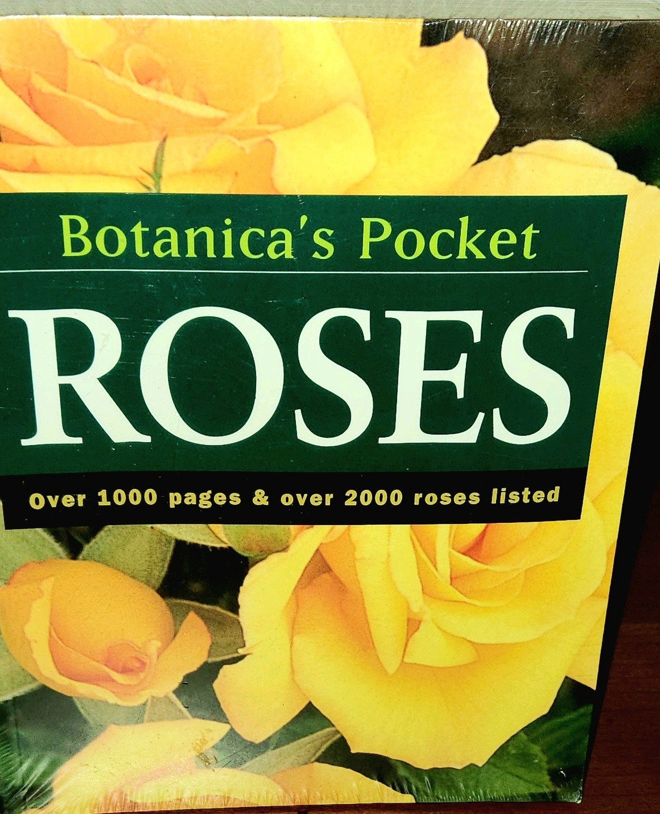 New! Sealed! BOTANICAS POCKET ROSES (Botanicas Pockets) Paperback By Susan Page