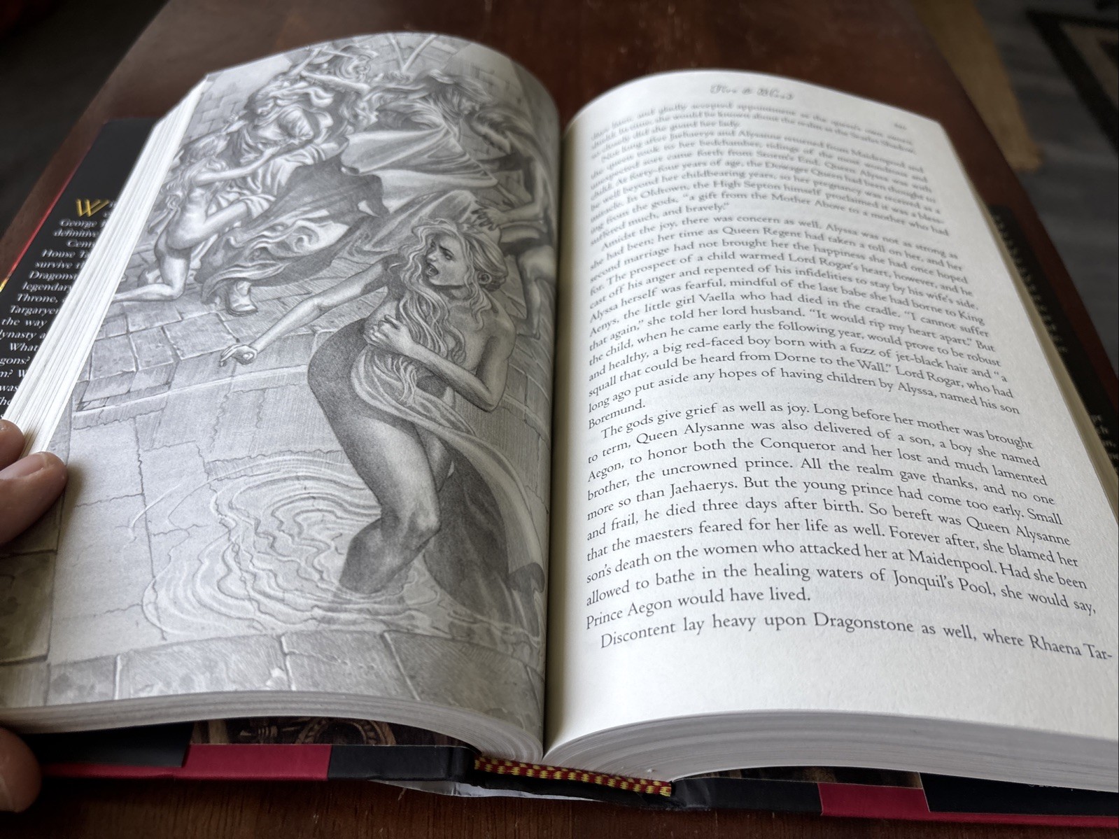 Fire & Blood – George R.R. Martin (2018, HCDJ) Illustrated Stated First Edition