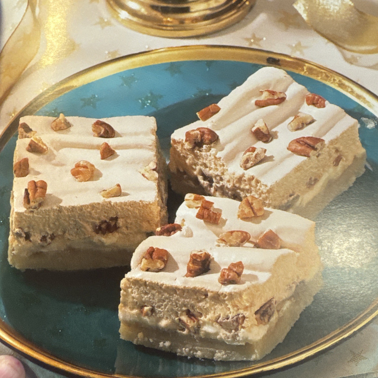 Classic Christmas Cookies: Dozens of Classic Recipes Hardback Book 77 pages
