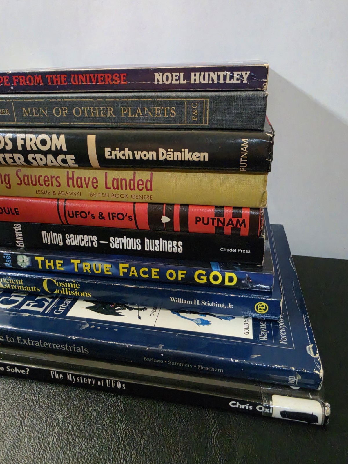 Excellent Lot Of TEN HTF To Very Rare Books On Extraterrestrials / Aliens / UFOs