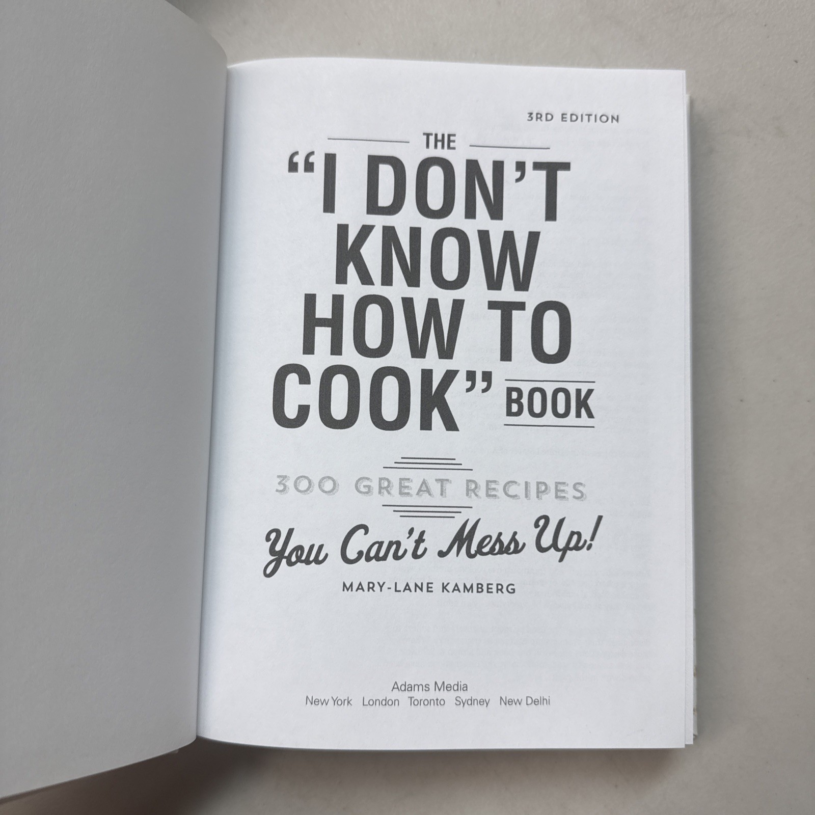 The “I Don’t Know How To Cook” Book Hardcover New – B8