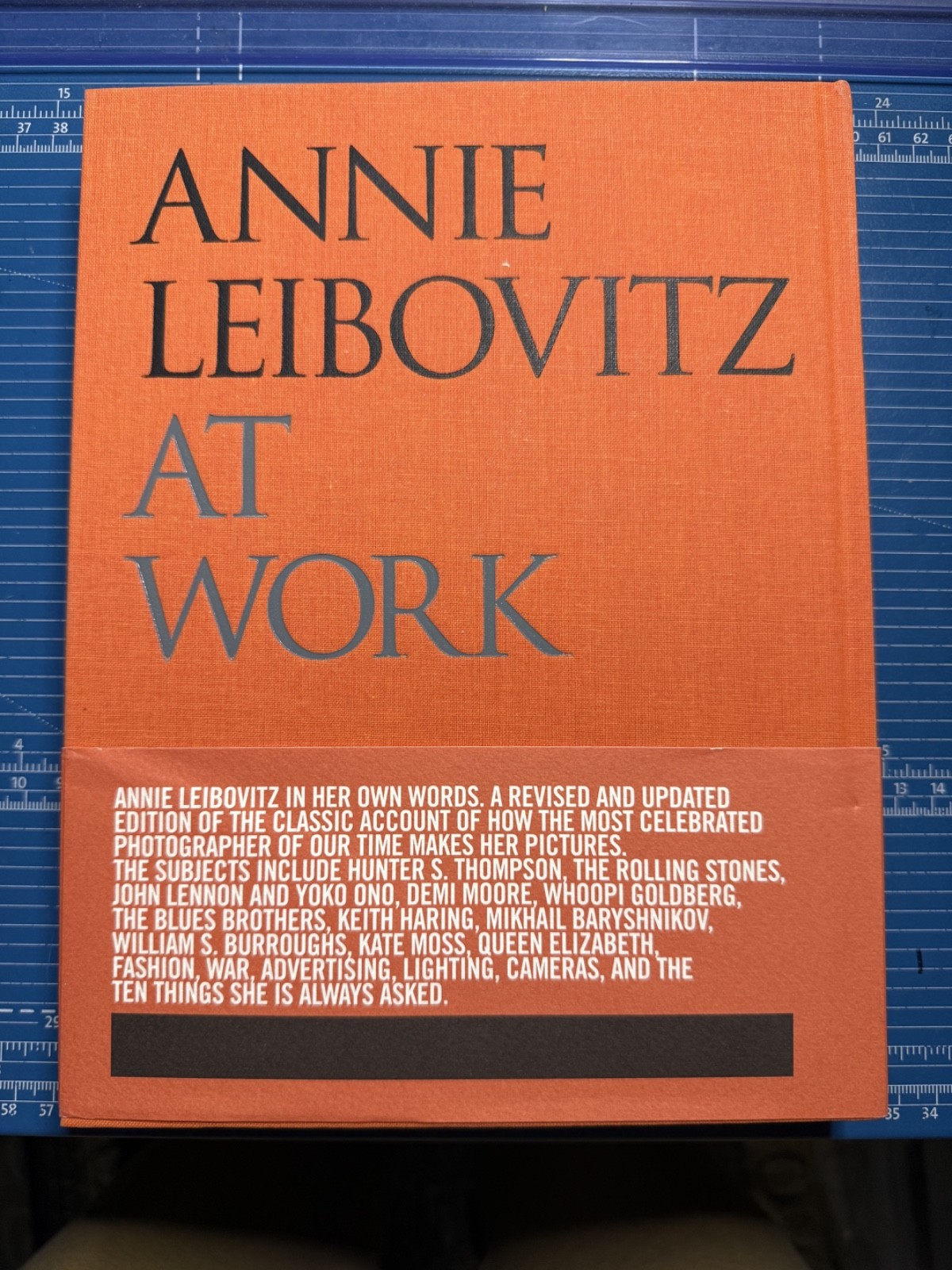 ANNIE LEIBOVITZ SIGNED At Work Hardcover Revised & Updated Edition autograph