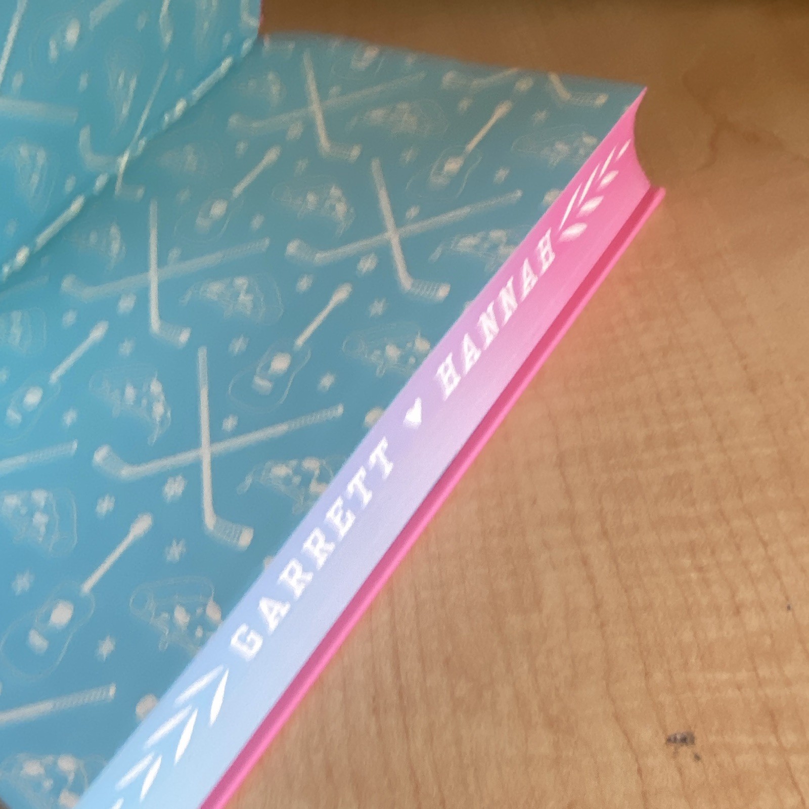 The Deal (Off-Campus) by Elle Kennedy, Bloom Books, YA Romance Novel, HC