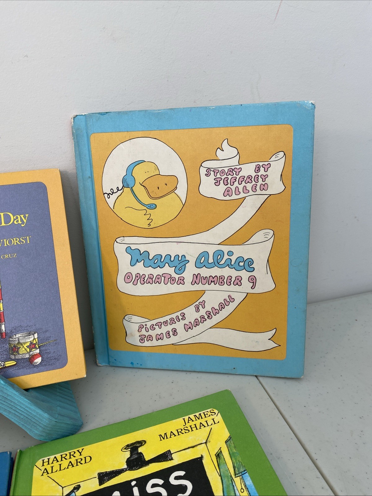 Lot of 10 vintage Children’s Choice Book Club hardcovers, rainbow spine