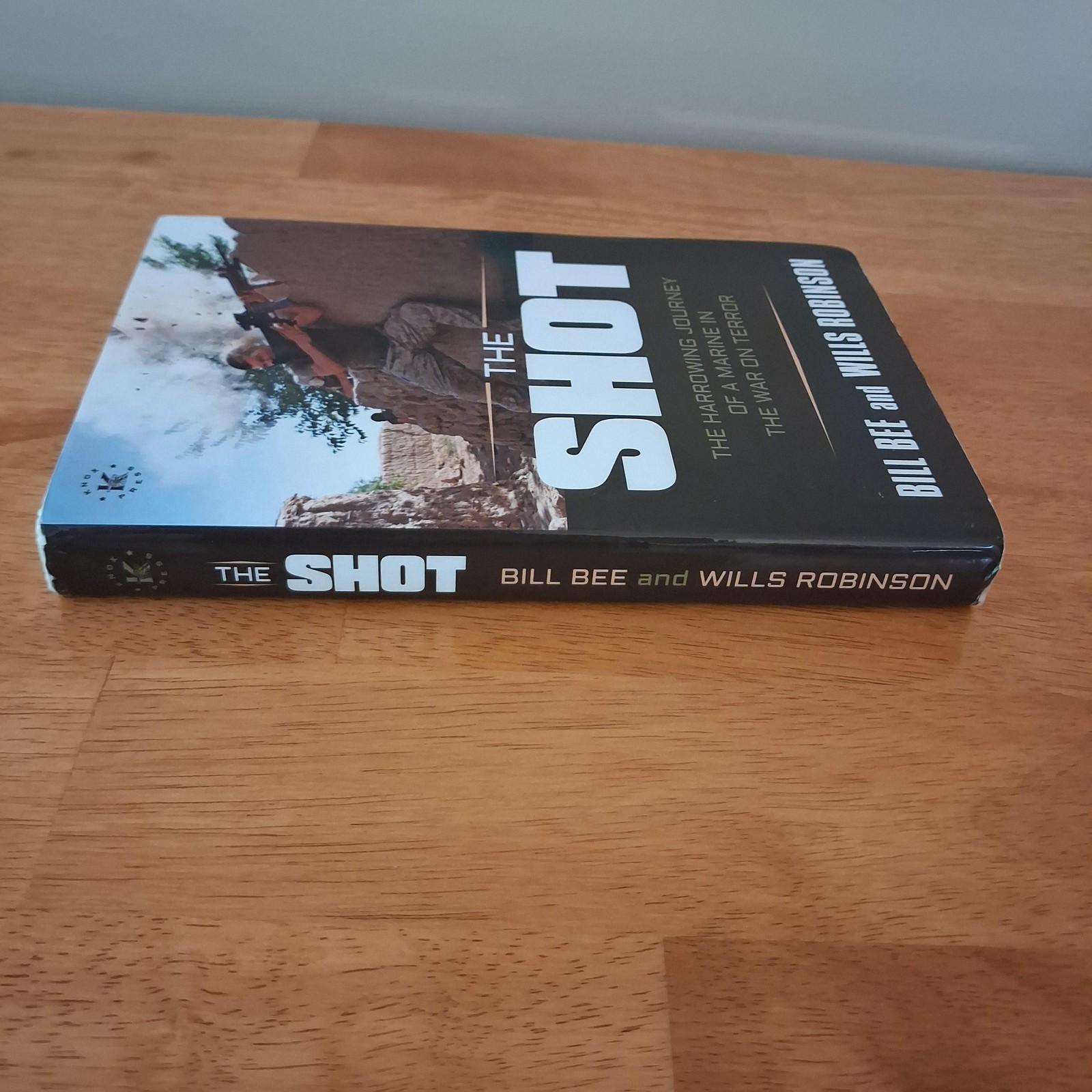 The Shot Marine War On Terror Bee Robinson Permuted Black HC DJ 1st Ed 2022 USA