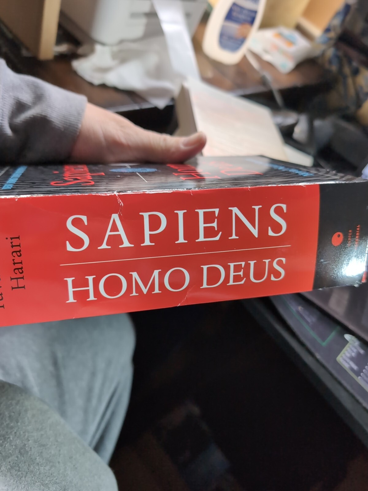 Yuval Noah Harari SAPIENS & HOMO DEUS 2-Book Boxed Set + Bonus Essays
