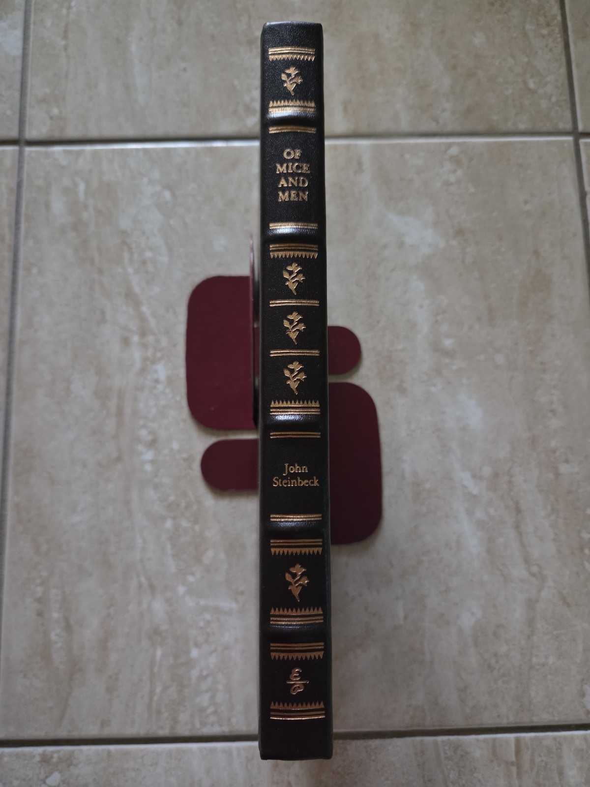 OF MICE AND MEN by John Steinbeck EASTON PRESS 1977 Leather Collectible Book