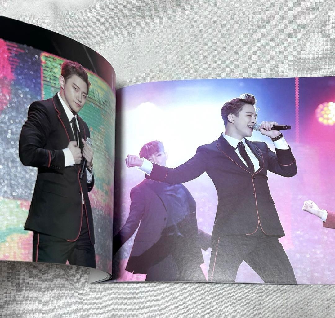 Lee Junho ALL FOR ONE Fan Site Photobook Korean 8.3in
