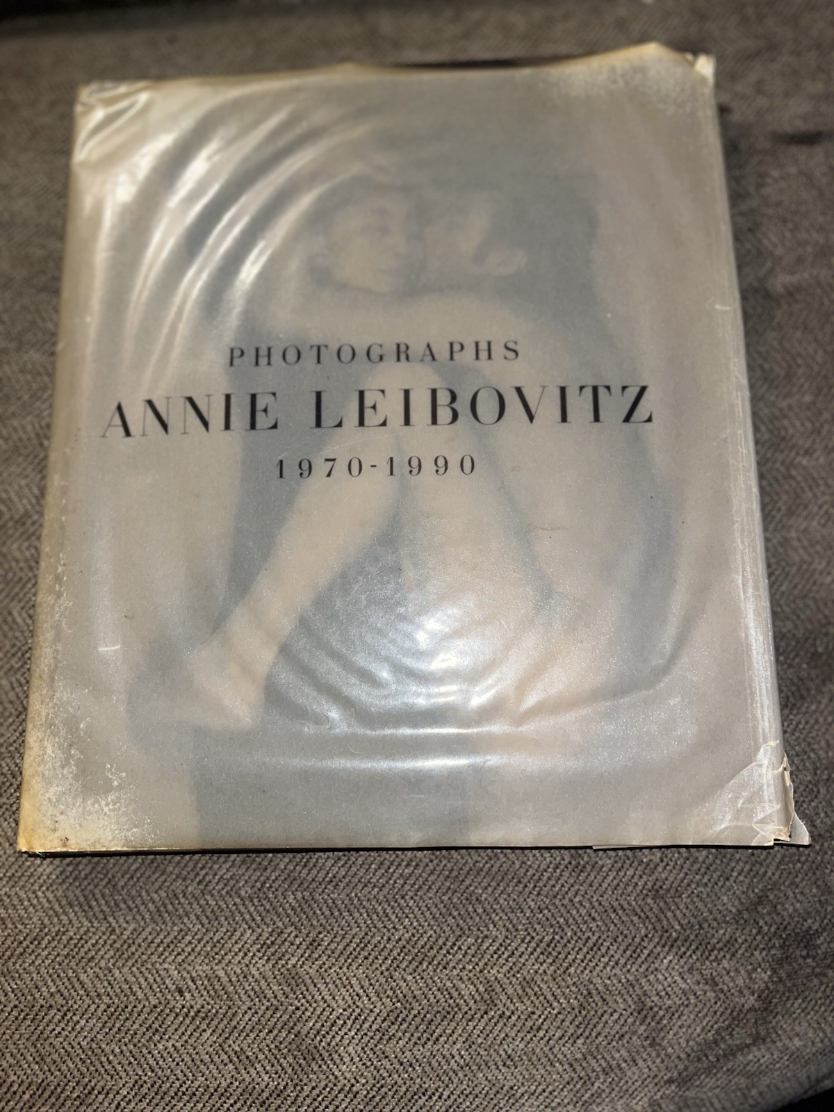 Annie Leibovitz Photographs 1970-1990 1st First Edition Hardcover + Dust Jacket