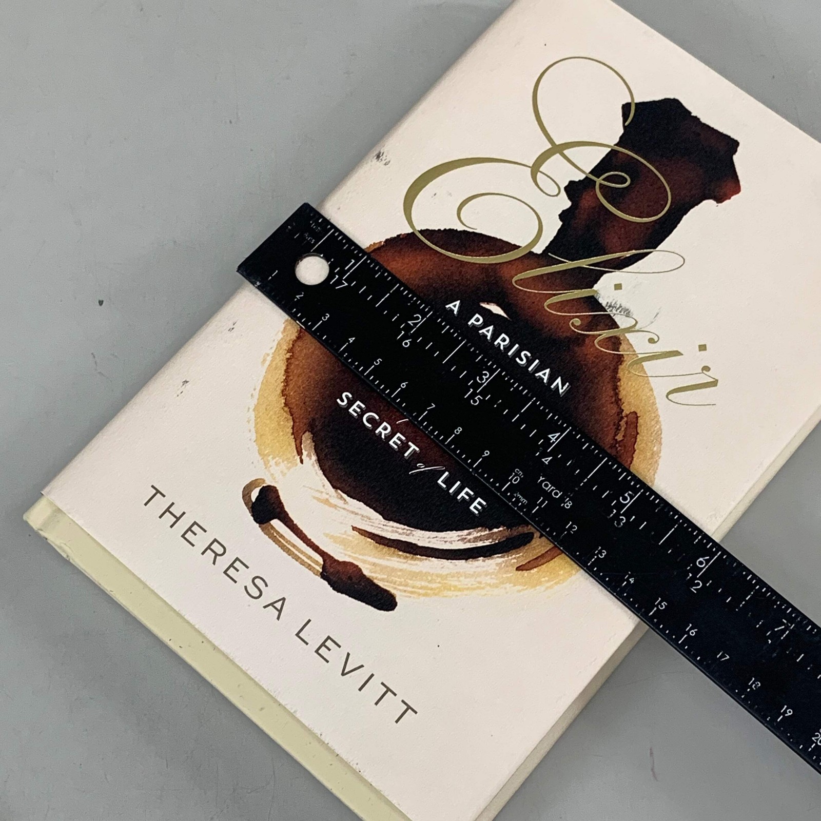 HARVARD Theresa Levitt Elixir A Parisian Perfume House 320 Pages