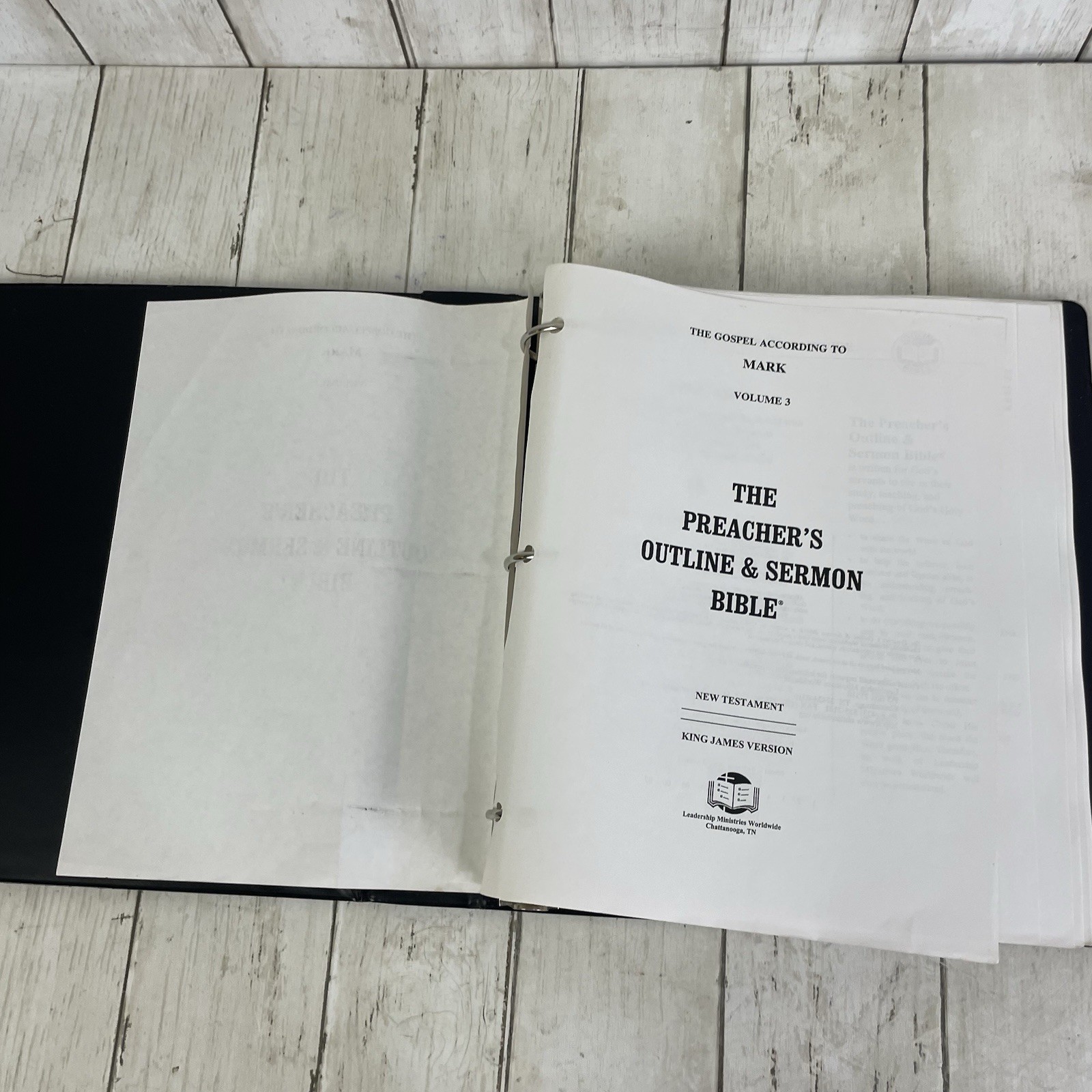 Preacher’s Outline & Sermon Bible KJV 3-Ring Binder – Mark Volume 3