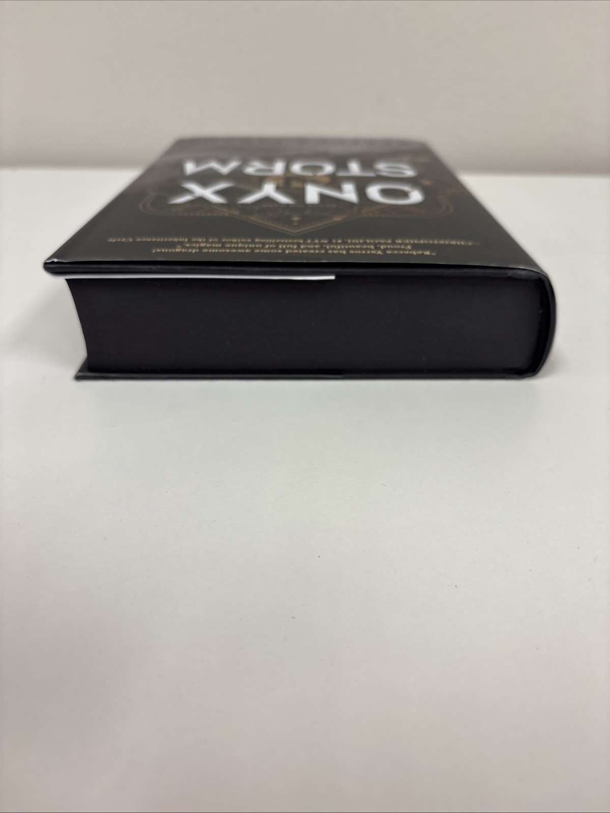 Onyx Storm (Deluxe Limited Edition) by Rebecca Yarros (2025, Hardcover)