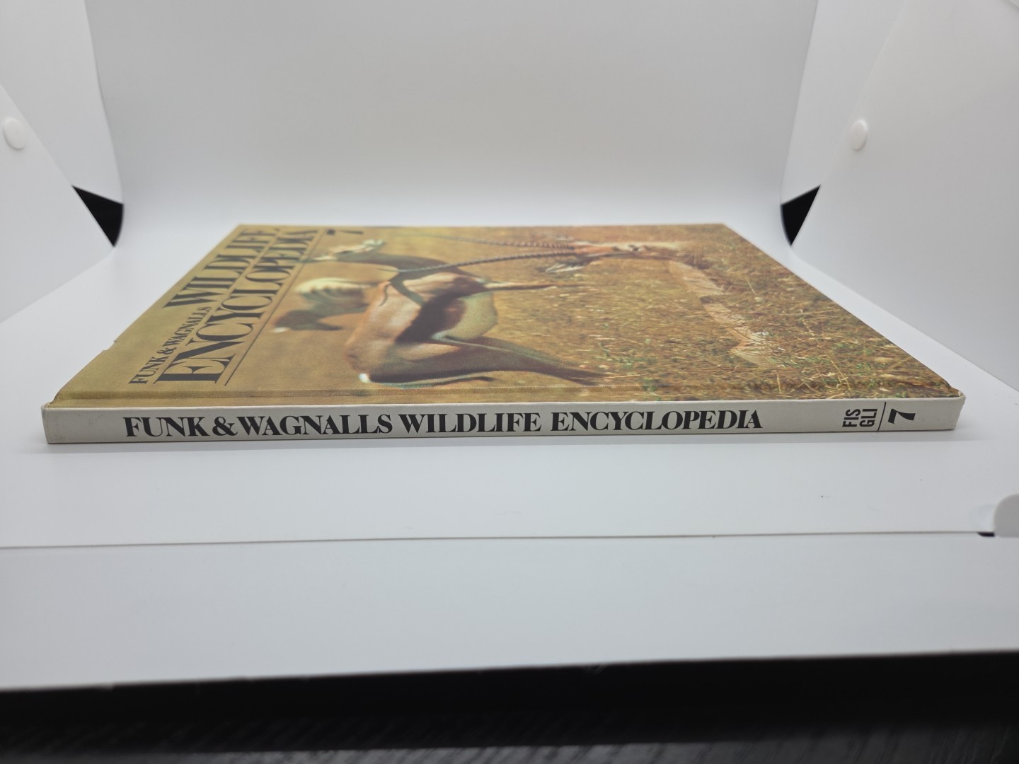 Vintage Funk and & Wagnalls Wildlife Encyclopedia Volume 7 Hardcover 1974