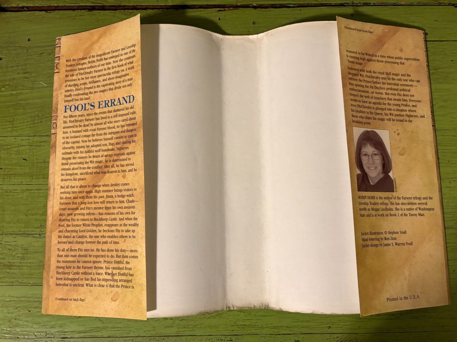Robin Hobb Fool’s Errand Tawny Man Series #1 Hard Cover DJ Very Good BCE