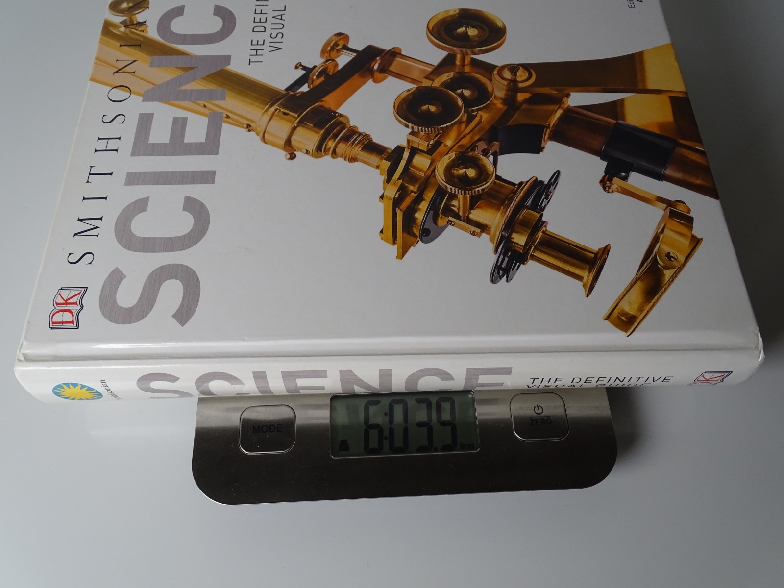 „Science: The Definitive Visual Guide / 512 Pages / Published In 2016