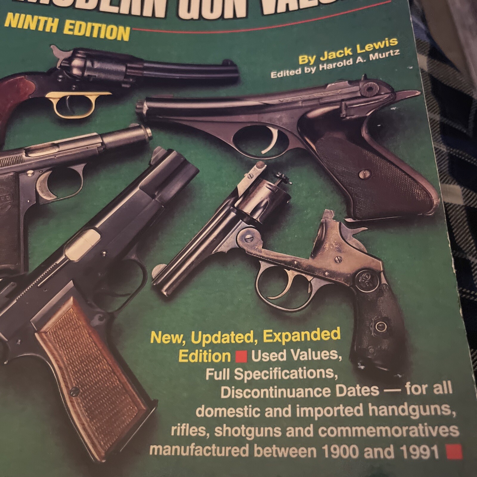 Gun Digest Book Of Modern Gun Values Ninth Edition 560 Pages Great Reference