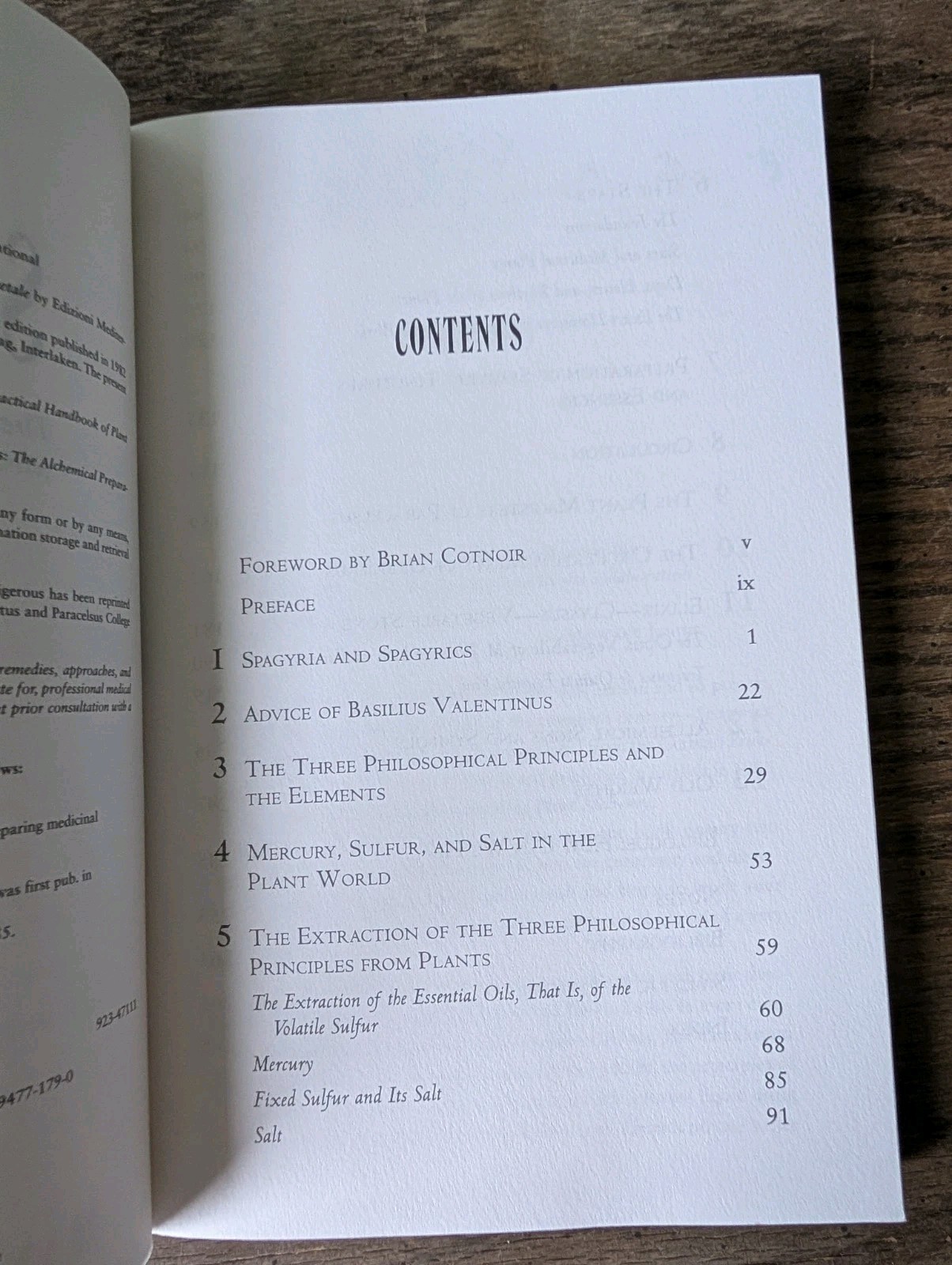 Spagyrics: The Alchemical Preparation of Medicinal Essences, Tinctures & Elixirs
