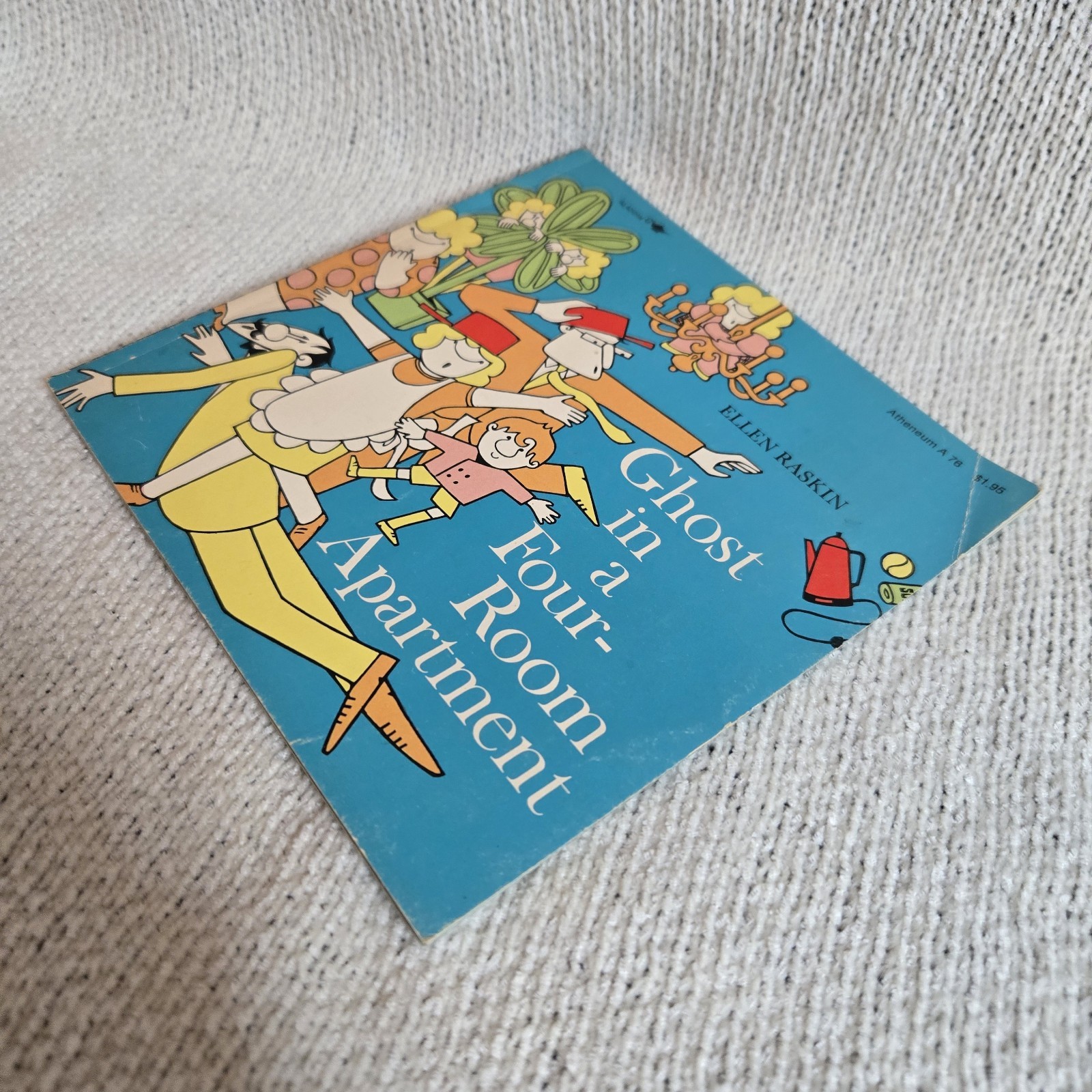 Ghost in a Four Room Apartment Ellen Raskin 1969 Aladdin PB