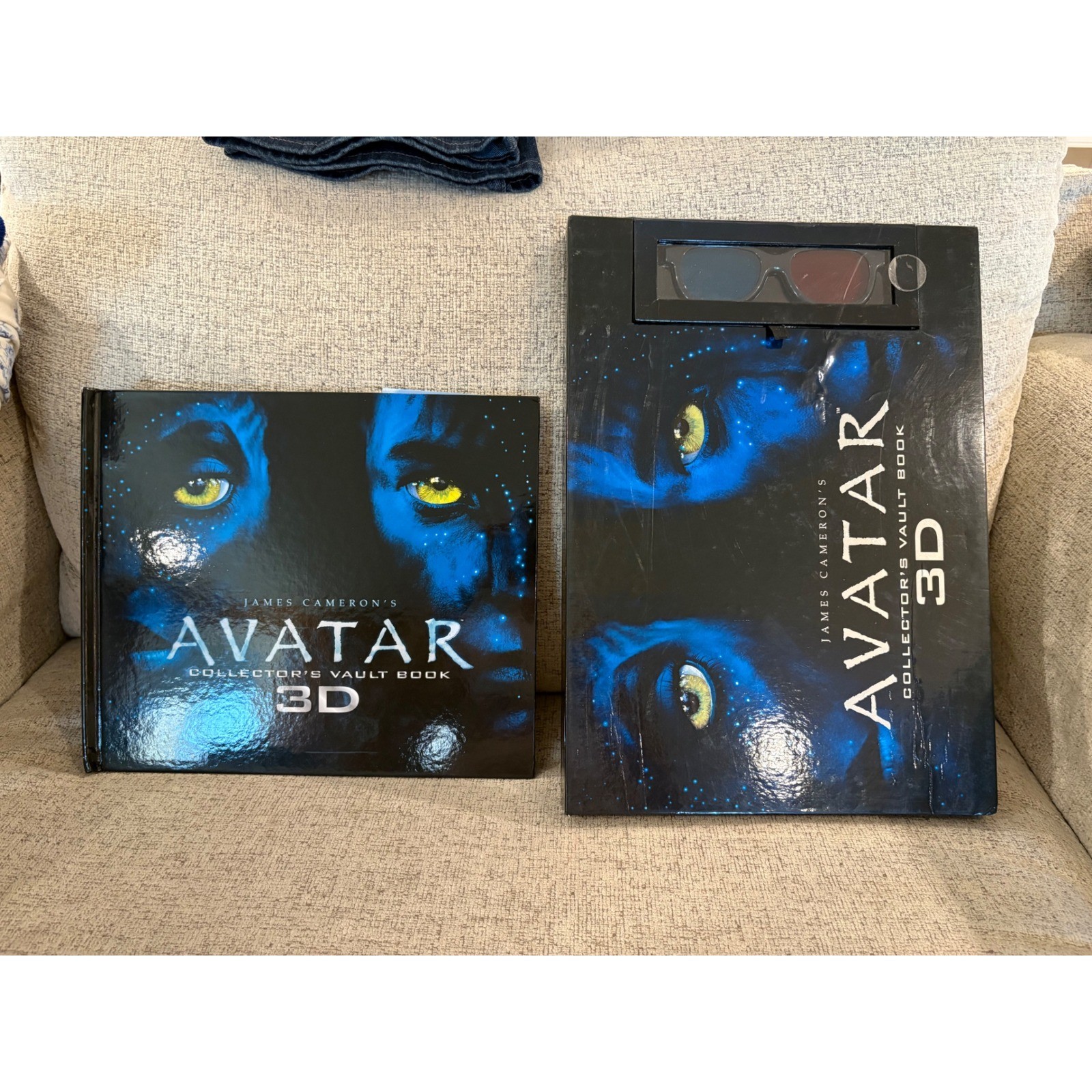 James Cameron’s Avatar Collector’s Vault Book 3D with Glasses Whitman Publishing