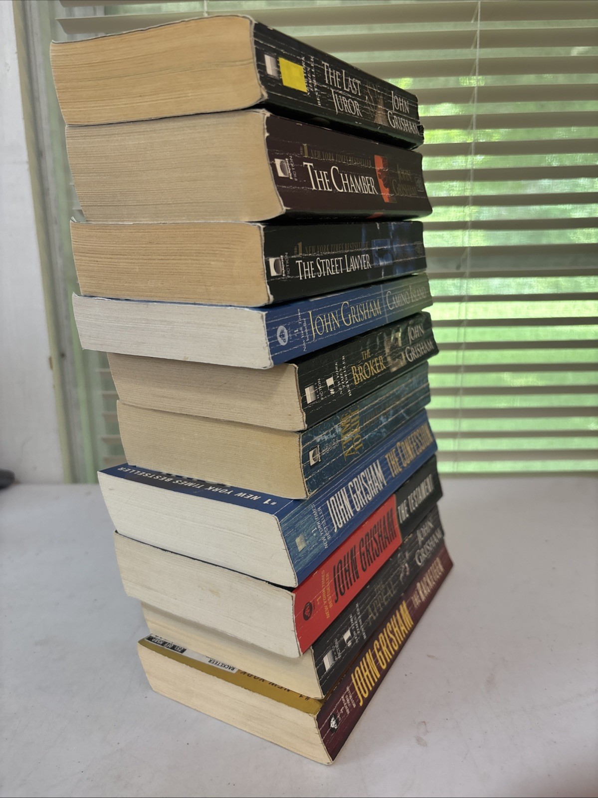 Lot of 10 – John Grisham – Mass paperback books – FREE SHIPPING
