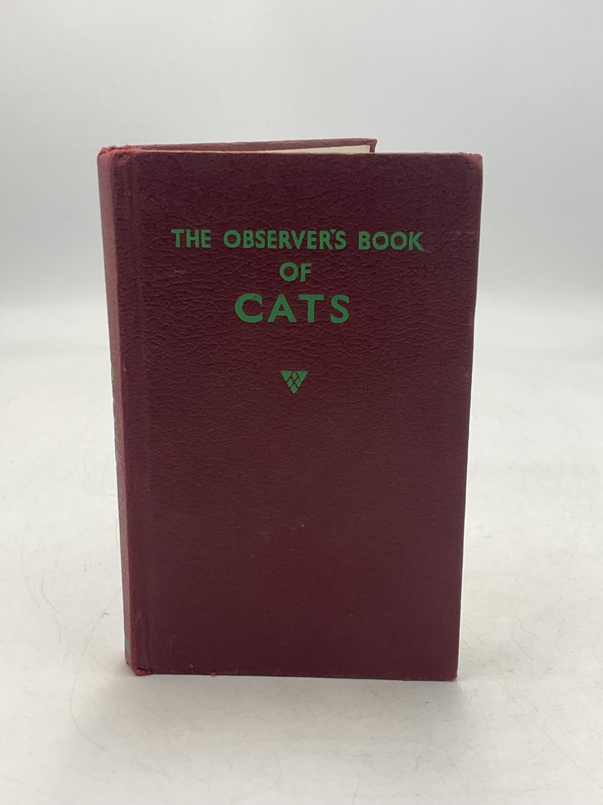 Vintage The Observer’s Book Of Cats Grace Pond Hardcover 1971 Warne Pocket Size
