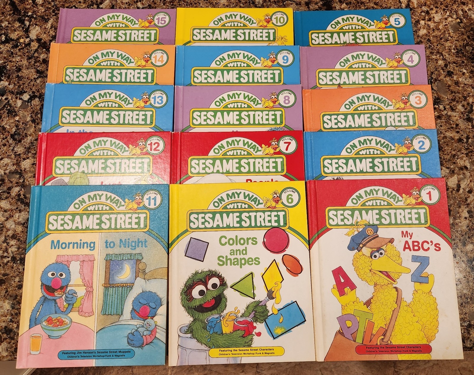1989 On My Way w/ Sesame Street Library Complete 15 Volume Set, Big Bird Stand