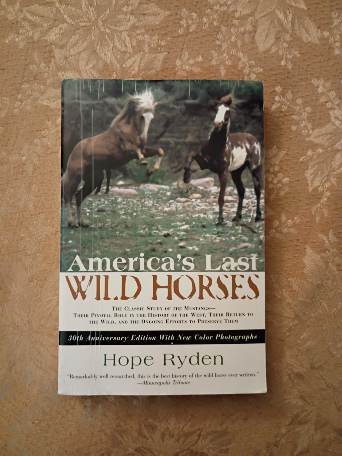 America’s Last Wild Horses Hope Ryden 1999 Paperback Ex-Library Mustangs Book