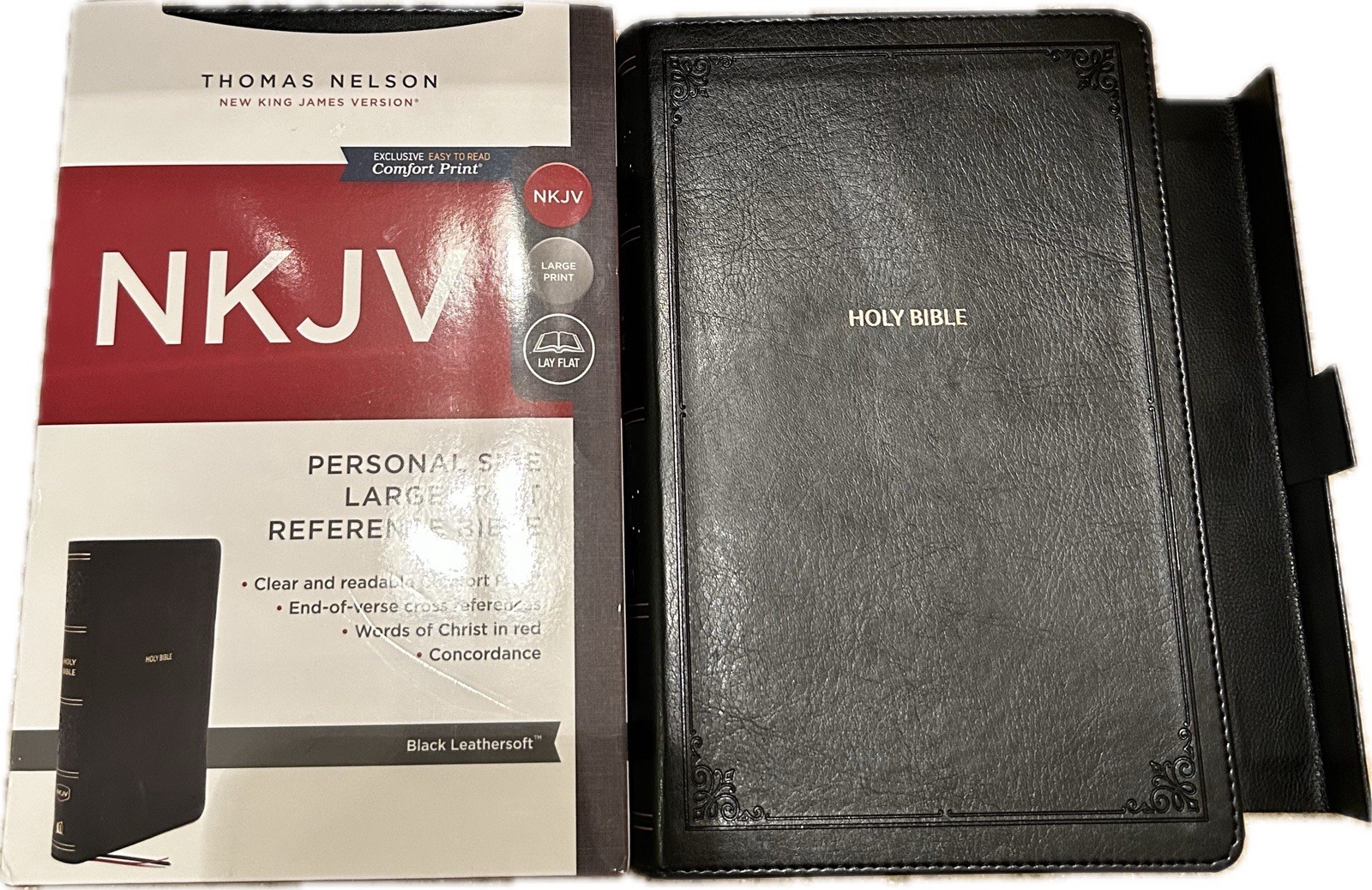 MAGNETIC CLOSURE NKJV LARGE PRINT(10.5pt) Personal Size Black Leathersoft Bible