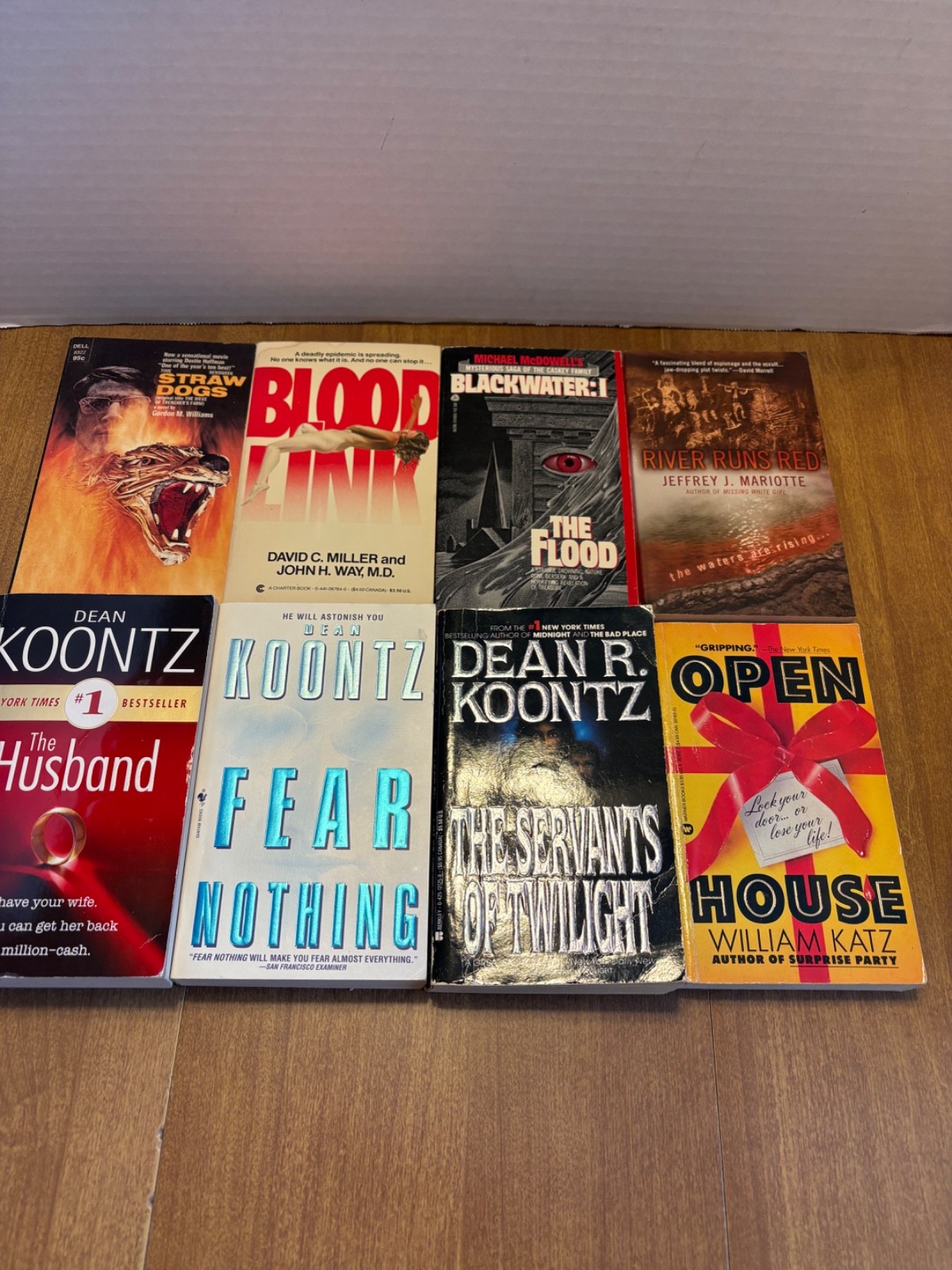 Horror Paperback Lot of 8 (See Photos for Titles)