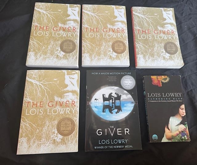 6 THE GIVER GATHERING BLUE BOOK Lois LOWRY set GUIDED Newbery Award Child