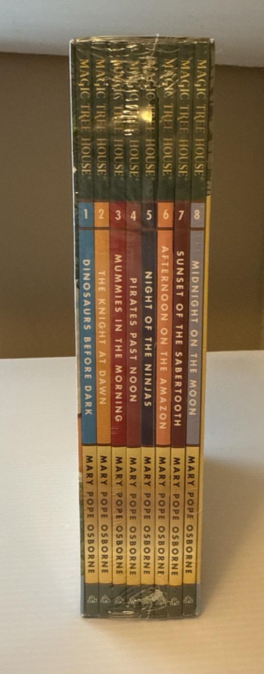 NEW / SEALED! Mary Pope Osborne MAGIC TREE HOUSE #1-8 BOXED Books SET