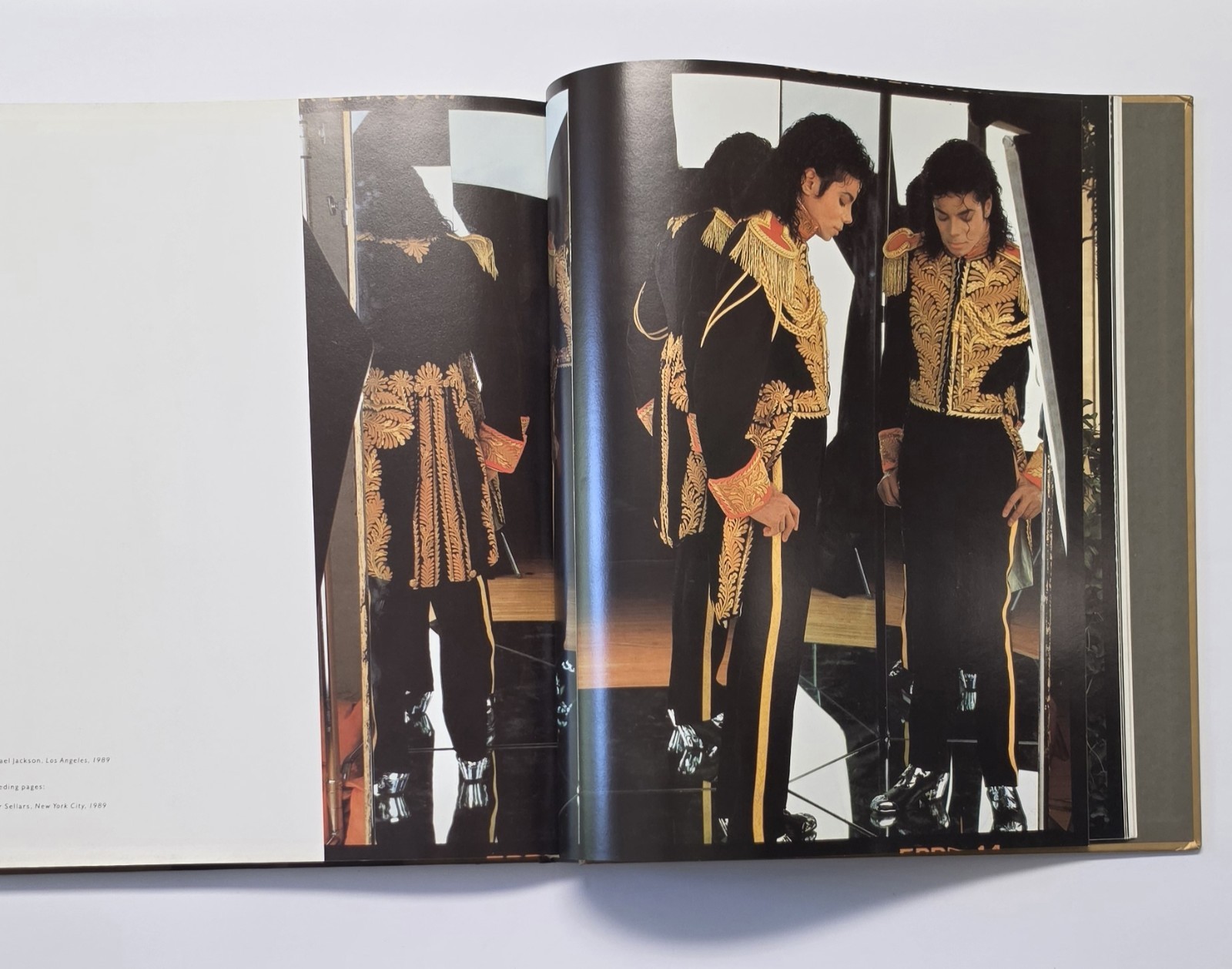 Annie Leibovitz: Photographs 1970-1990 First Editon Harcover Book Dust Cover