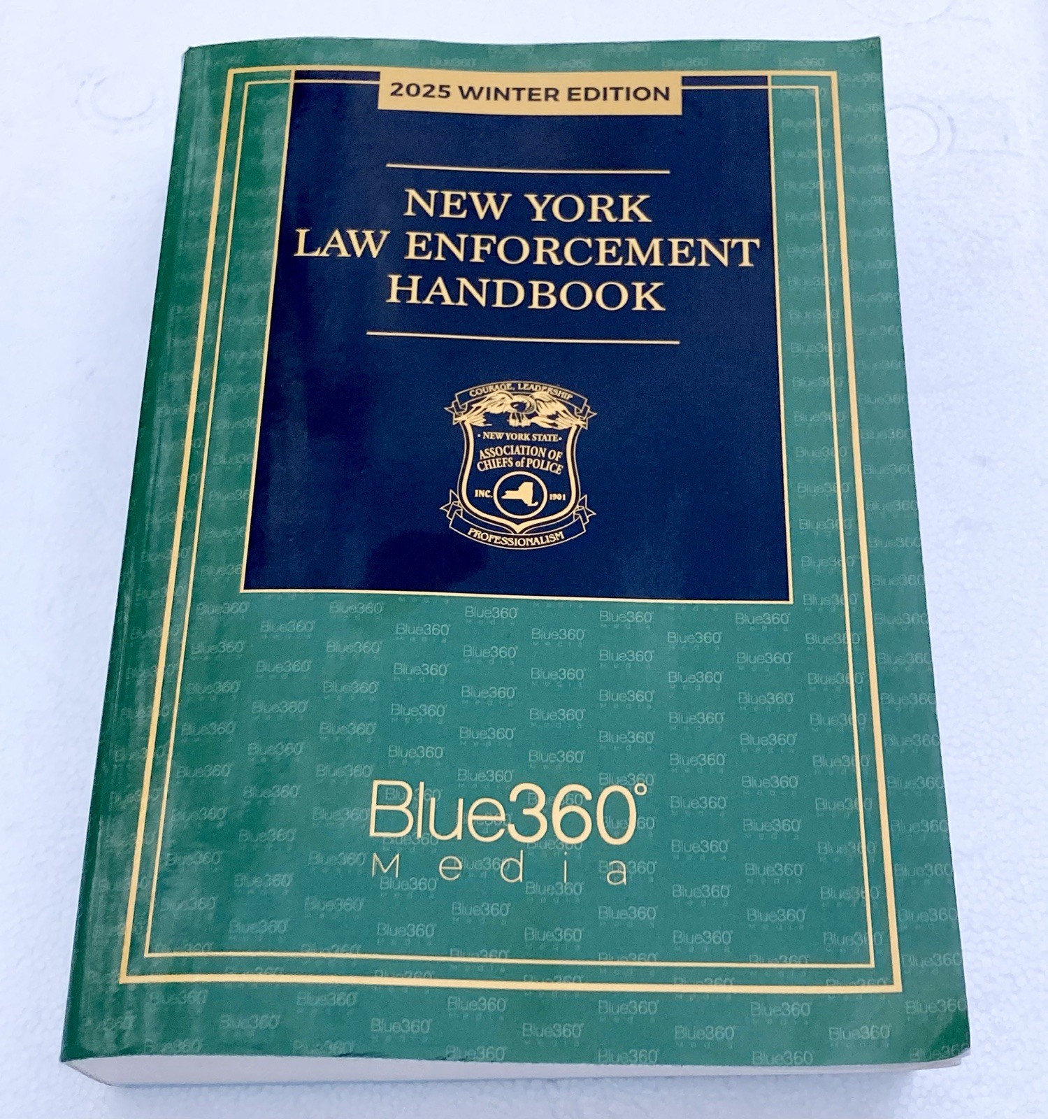 2025 NEW YORK LAW ENFORCEMENT HANDBOOK for POLICE by Blue360 Media NEW