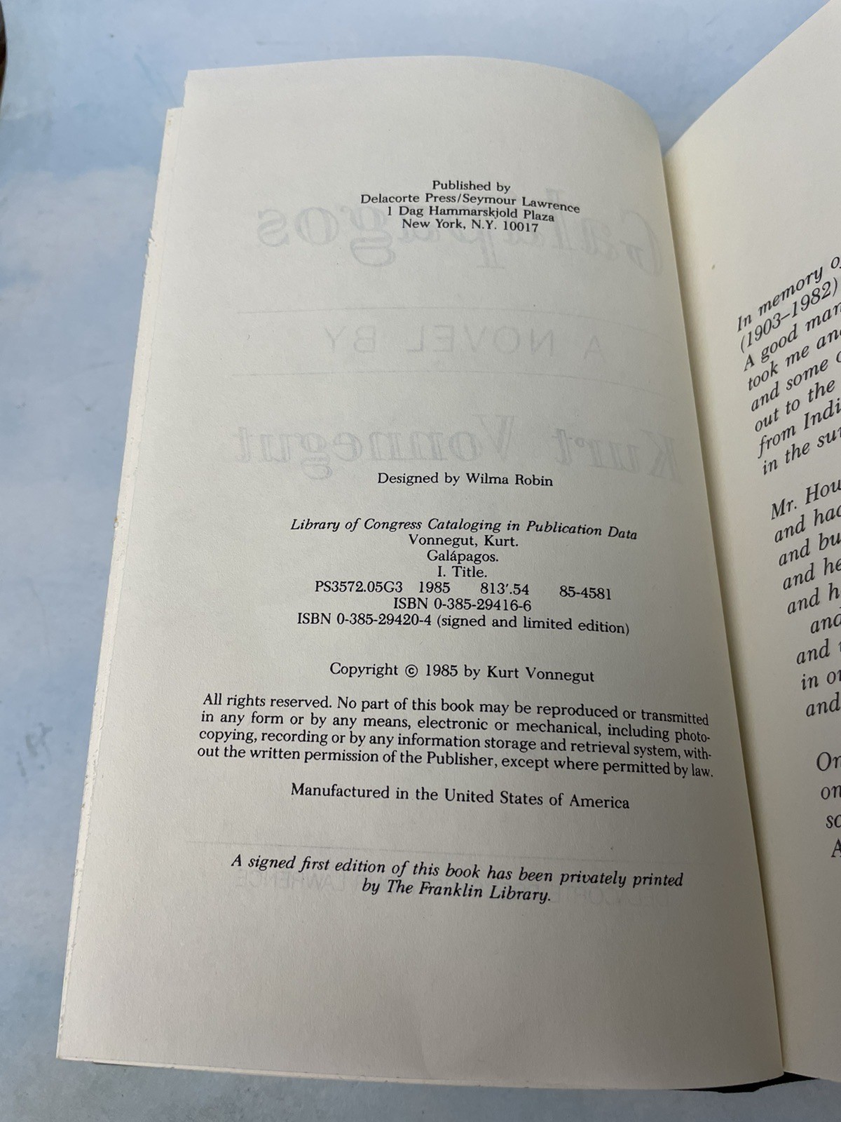 GALAPAGOS, A Novel by Kurt Vonnegut First Edition, 1985 Hardcover Dust Jacket