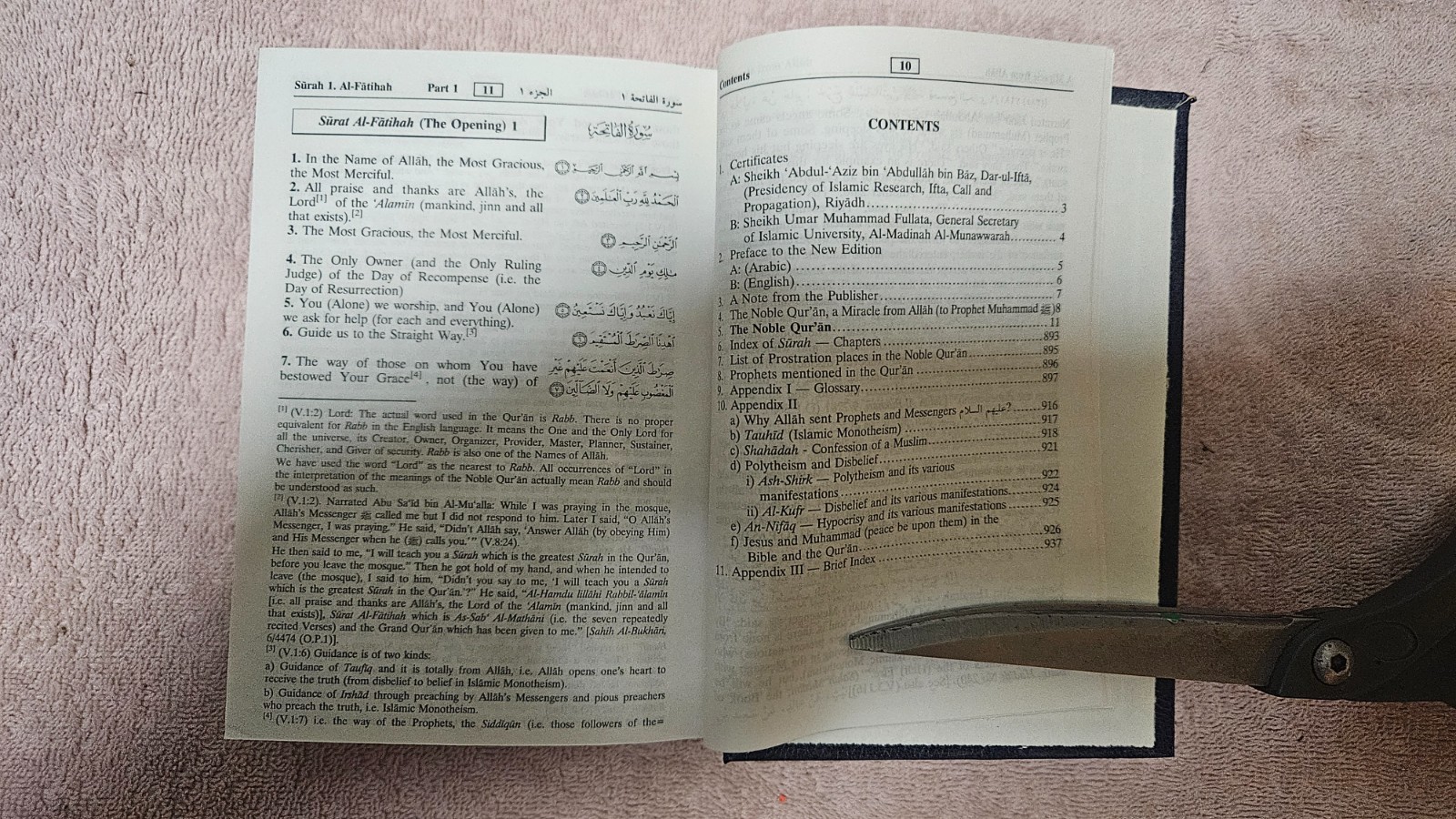 ‡ ☪️ Noble Qu’ran by Khan & Al-Hilali • 2001 HC w/ Hadith Summary and Commentary