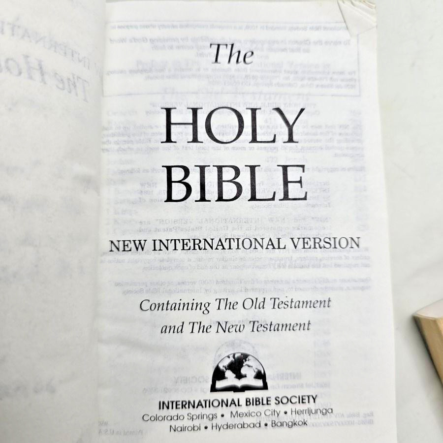 Holy Bible NIV NT Psalms Good News Camo Military Mini 2 Books Vintage Pocket